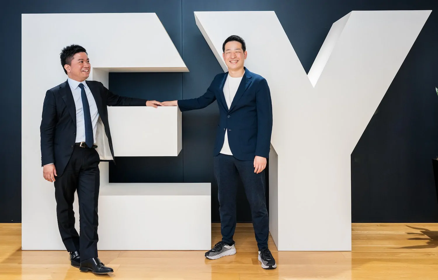EY Innovative Startup 2022 授賞式 EY Innovative Startup 2022 授賞式 左:代表取締役CEO 磨 右:取締役CTO ⼤⾕